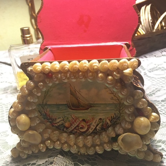 Antique Shell Jewelry Box - Picture 5 of 6
